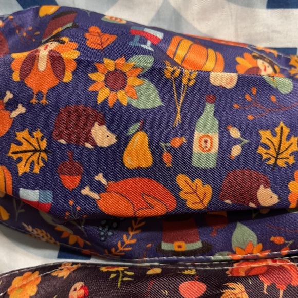New set/4 Fall face masks - Picture 5 of 6